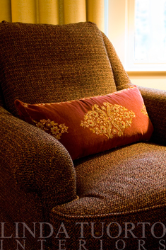Linda Tuorto | Portfolio | Chair with Pillow